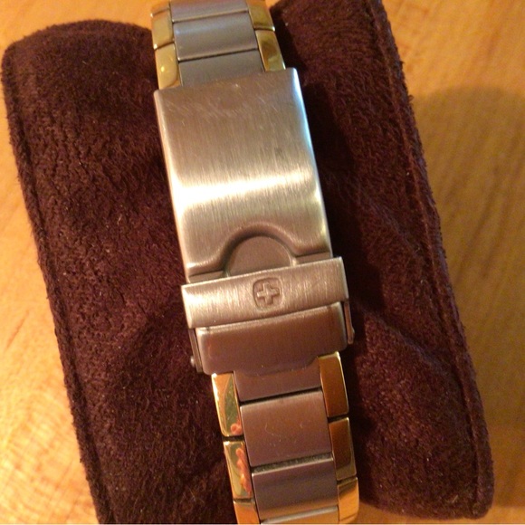 Vintage Wenger Swiss Military Watch - Picture 2 of 4